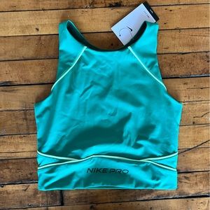 NWT Nike Teal Cropped Workout Top